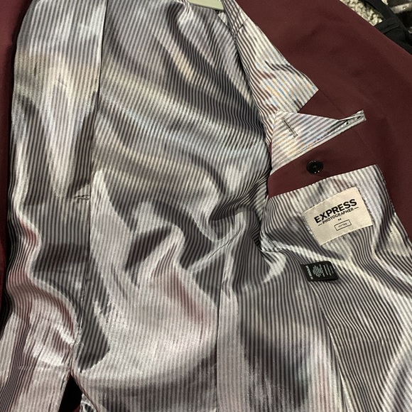 Express suit - Picture 6 of 7
